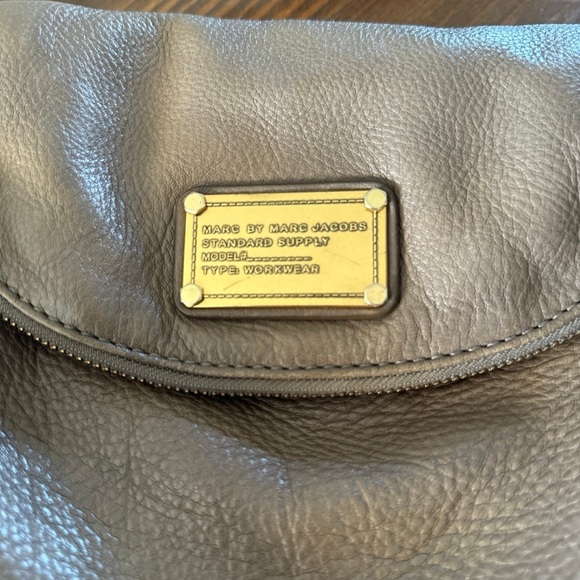 Marc Jacob’s leather purse tan - Picture 2 of 7